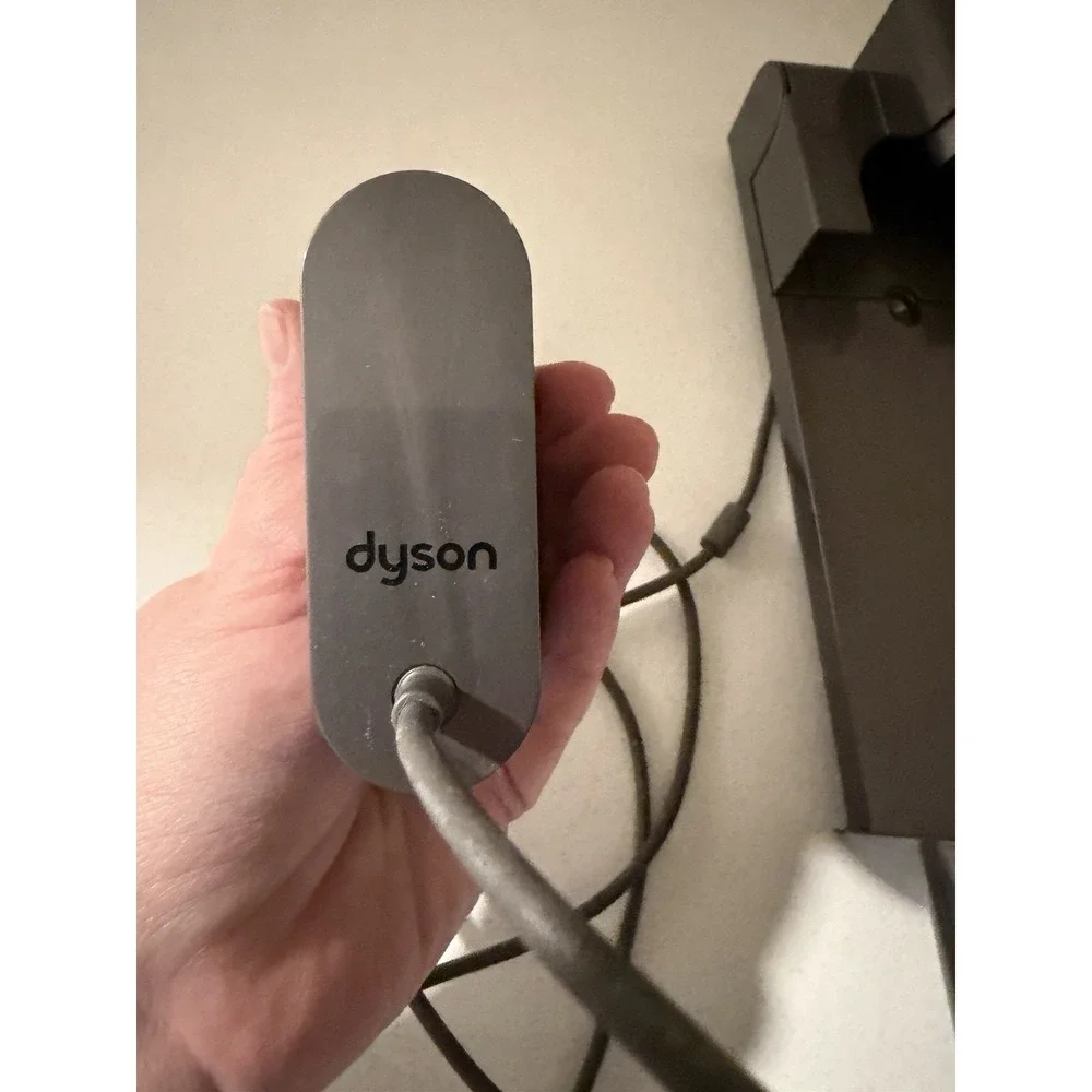 NEW Dyson V8 Vacuum Replacement Charger & Wall Mount Docking Station - Original